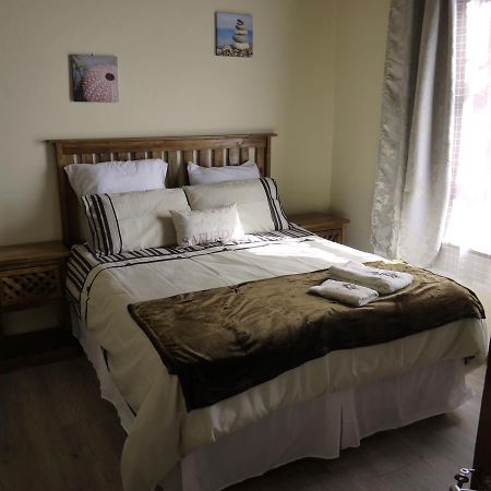 White House Lodge On Main Beaufort West Extérieur photo