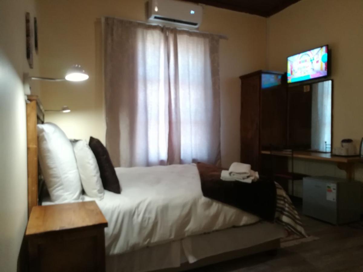 White House Lodge On Main Beaufort West Extérieur photo