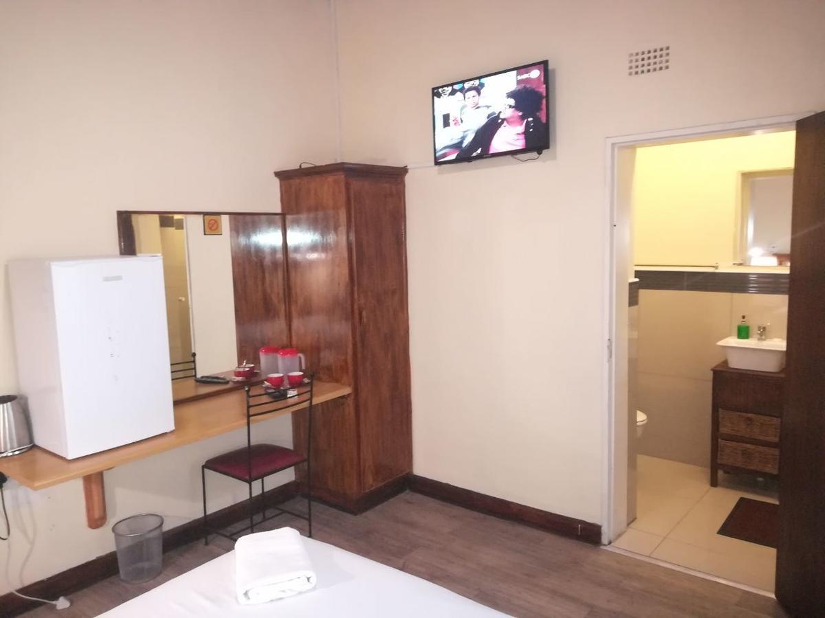 White House Lodge On Main Beaufort West Extérieur photo